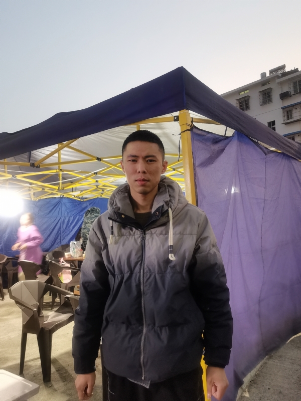 谁谁谁的第一张照片--百色相亲服务中心