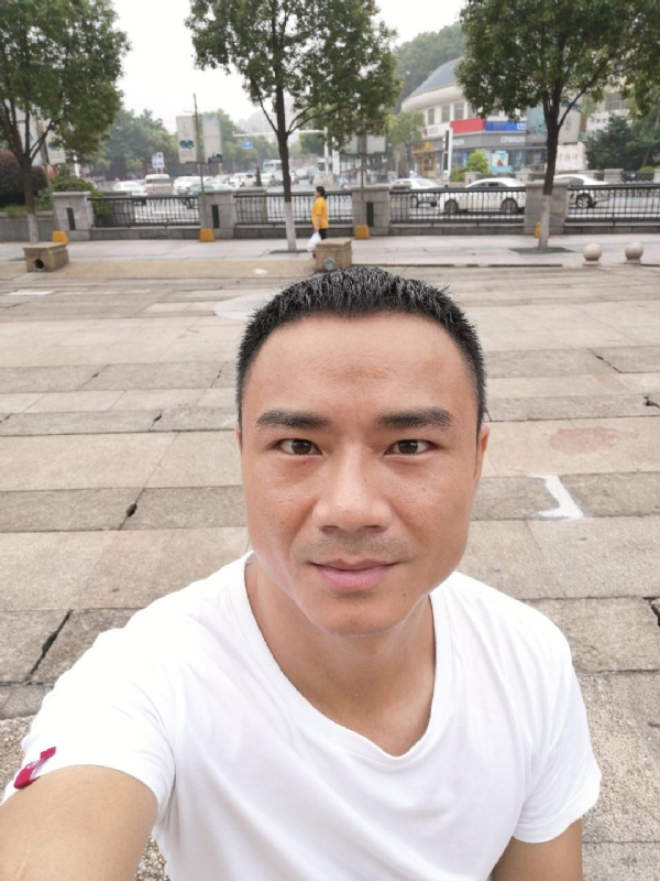 水木年华的第三张照片--百色相亲服务中心