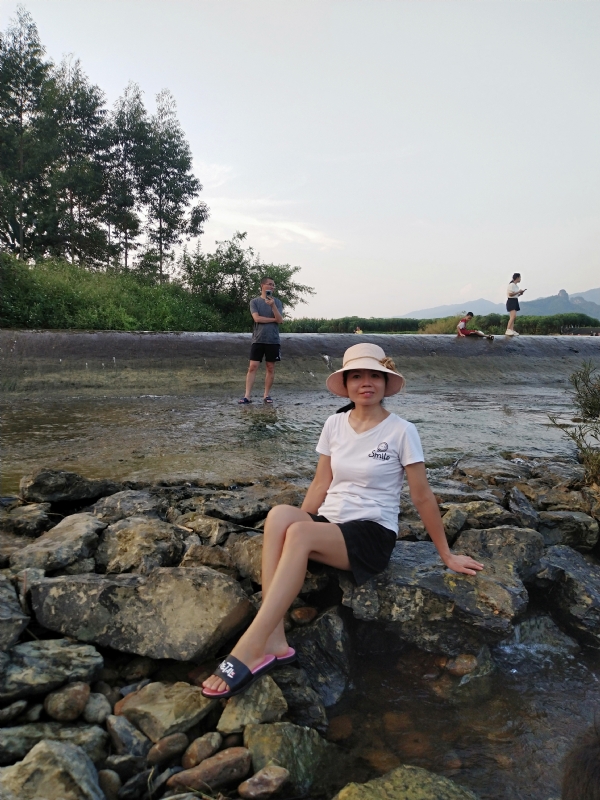 雪儿的第一张照片--百色相亲服务中心