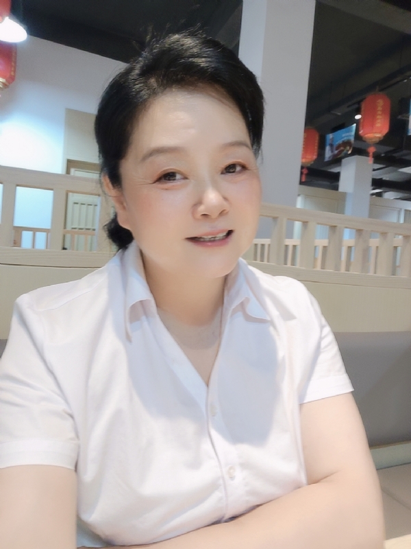 丁姐爱生活的第一张照片--百色相亲服务中心