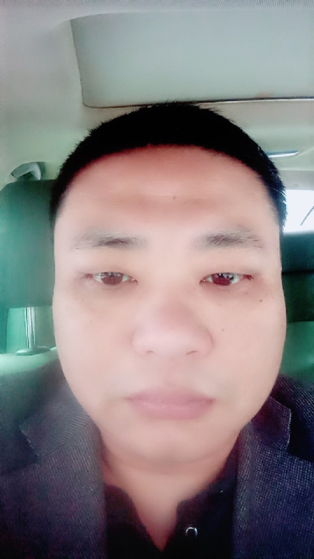 向日葵的第一张照片--百色相亲服务中心