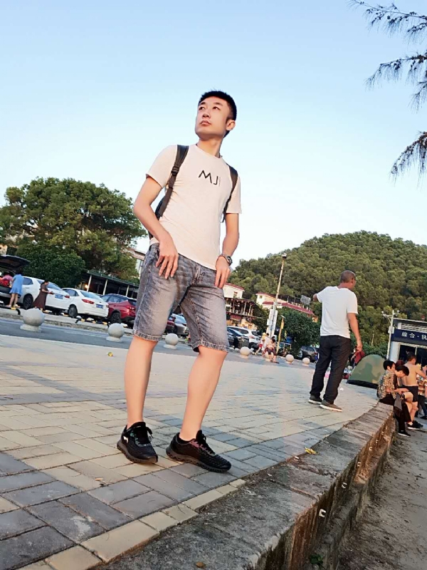 俊皓的第二张照片--百色相亲服务中心