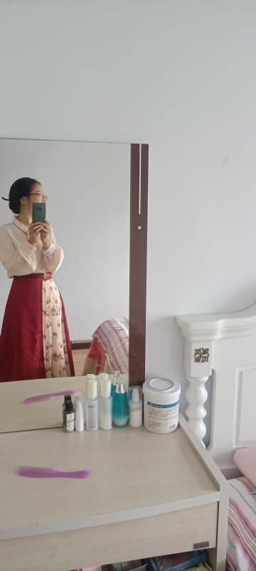 伊落梅雪笺的第一张照片--百色相亲服务中心