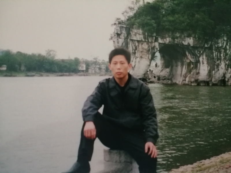 庸人自扰的第一张照片--百色相亲服务中心