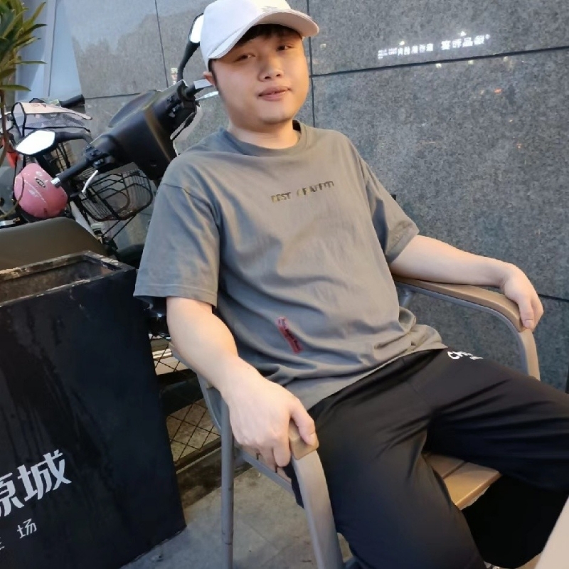 风吹半夏的第一张照片--百色相亲服务中心