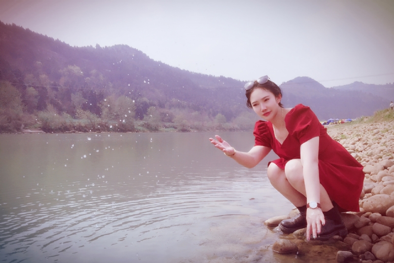 守候阳光的第一张照片--百色相亲服务中心