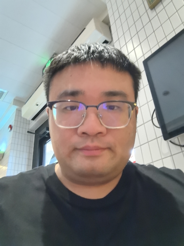 君临天下的第三张照片--百色相亲服务中心