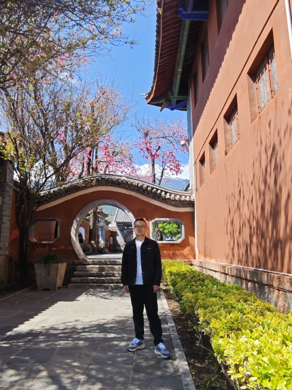 简单的第一张照片--百色相亲服务中心