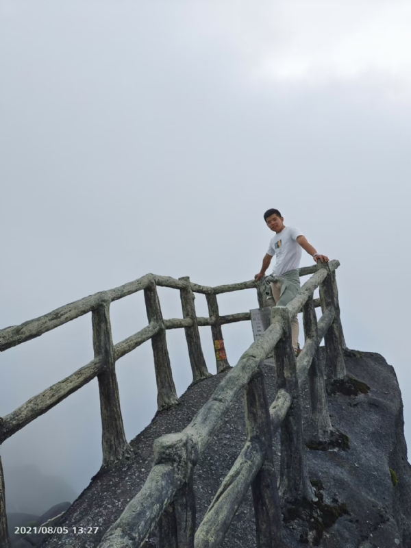 灰色轨迹的第一张照片--百色相亲服务中心