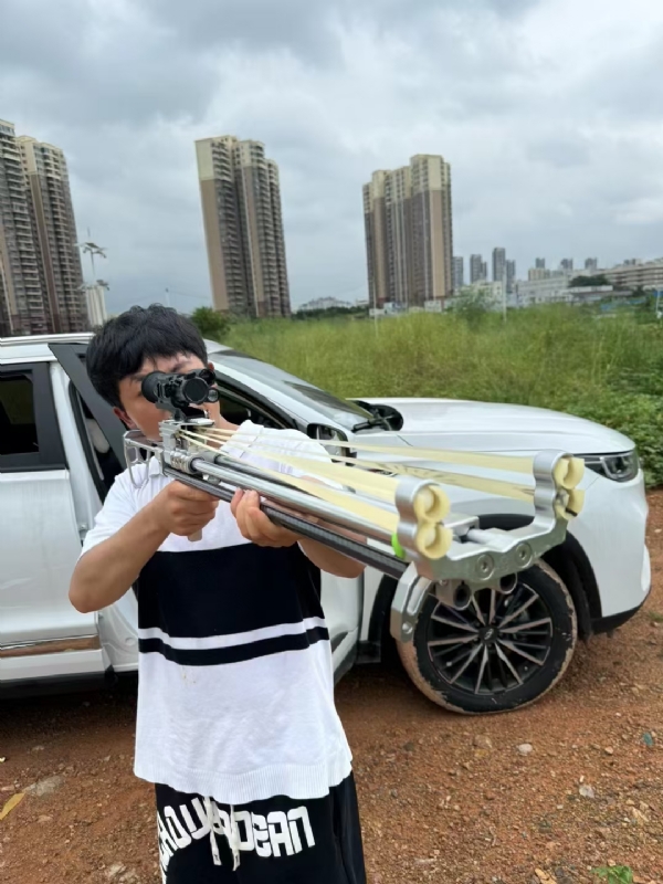 凌其飞的第四张照片--百色相亲服务中心