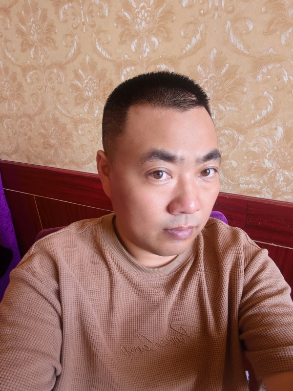 擦亮眼睛向前看的第一张照片--百色相亲服务中心