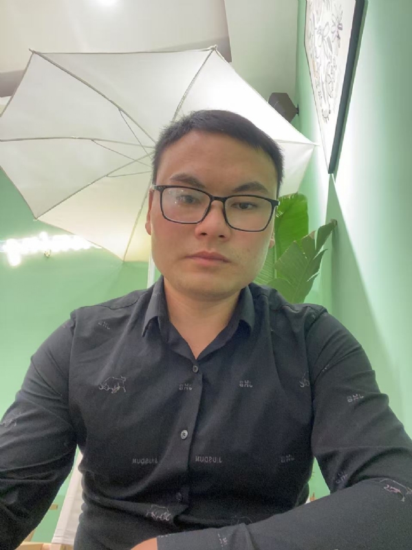 像风一样自由的第一张照片--百色相亲服务中心