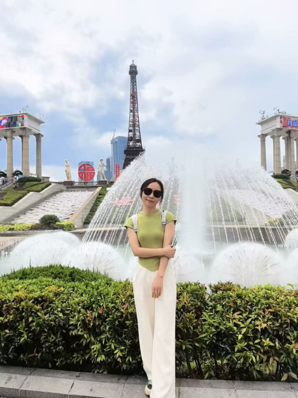 秋风落叶的第一张照片--百色相亲服务中心