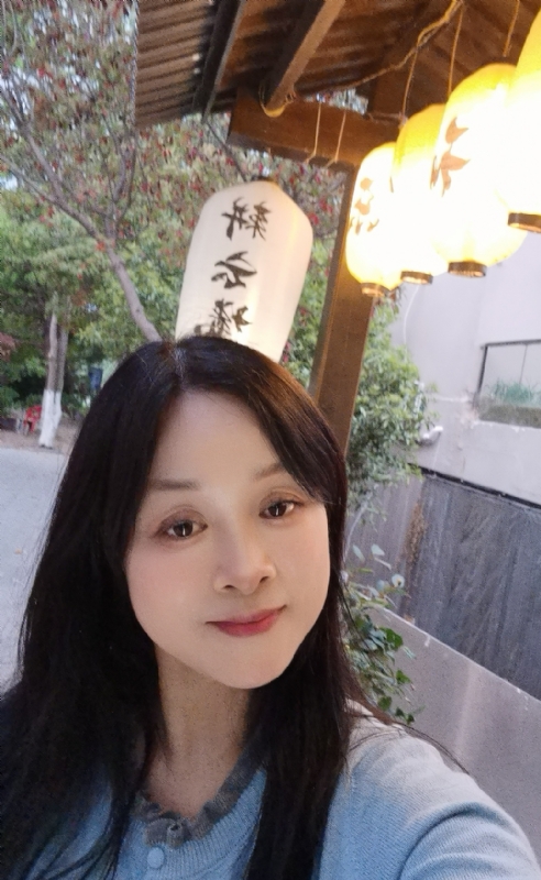 伊伊的第一张照片--百色相亲服务中心