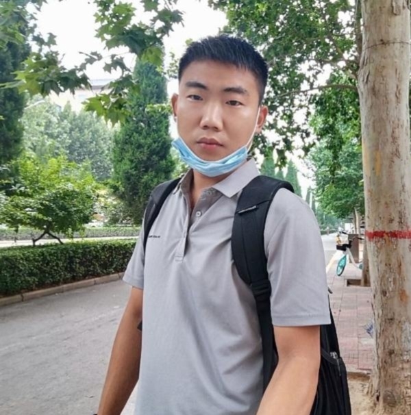 90年男征婚的第一张照片--百色相亲服务中心