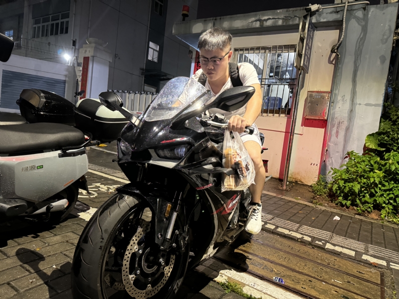 Uhiii的第一张照片--百色相亲服务中心