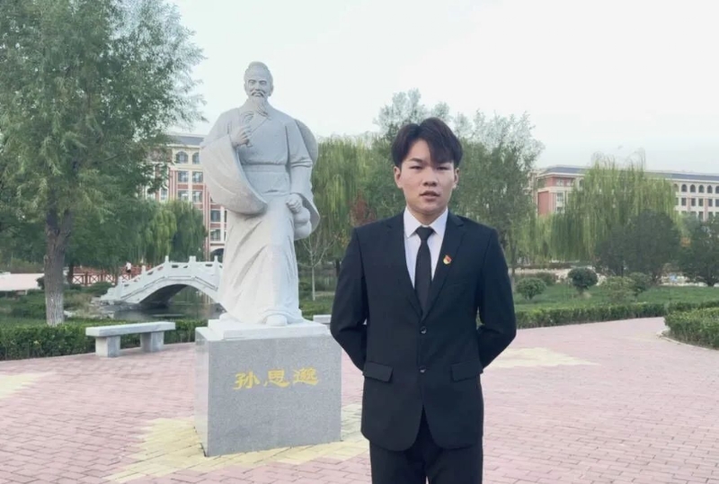 尚明月的第一张照片--百色相亲服务中心