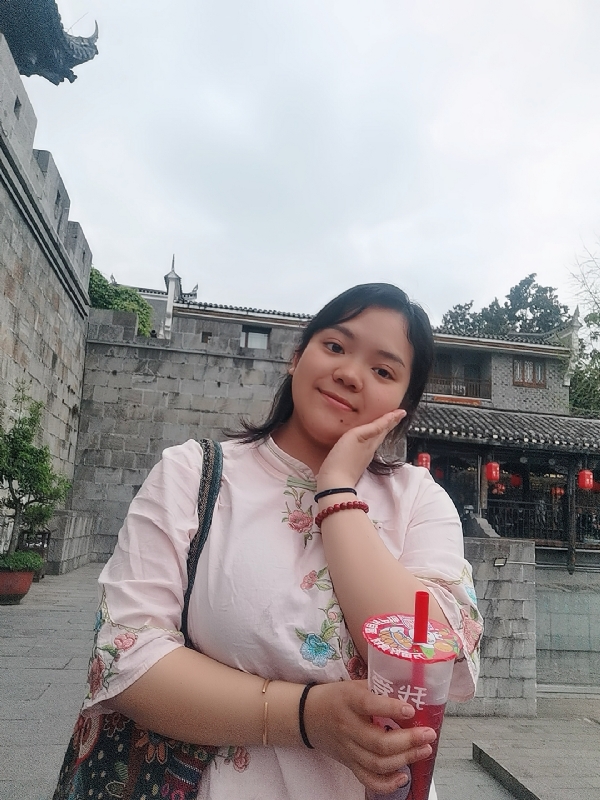 敏兮小沫的第三张照片--百色相亲服务中心