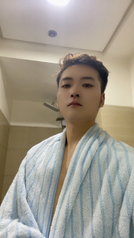 凡尘的第一张照片--百色相亲服务中心