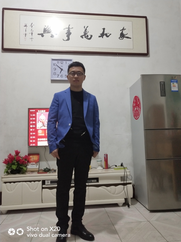 孤独的狼的第一张照片--百色相亲服务中心