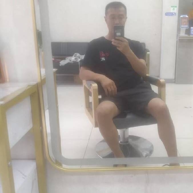 闫杰的第一张照片--百色相亲服务中心