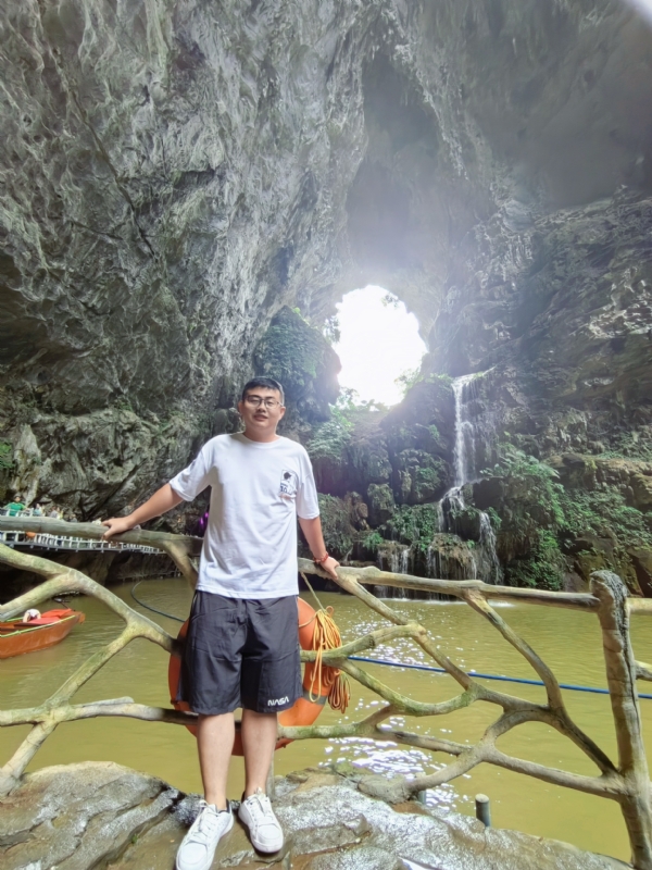 慎独的第二张照片--百色相亲服务中心