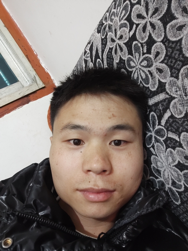 麒麟区幼儿园扛把子的第三张照片--百色相亲服务中心