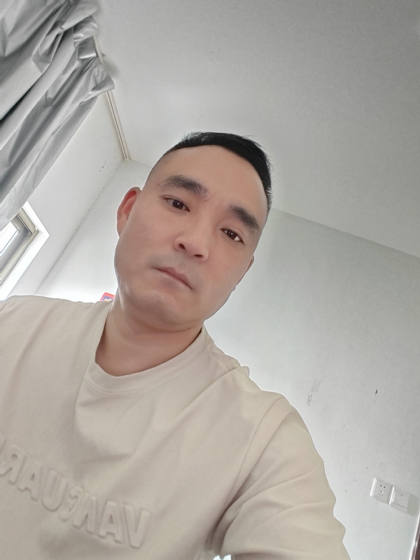 小锋的第一张照片--百色相亲服务中心