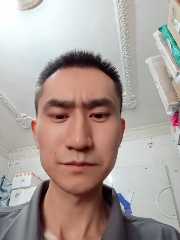 西门吹雪的第二张照片--百色相亲服务中心