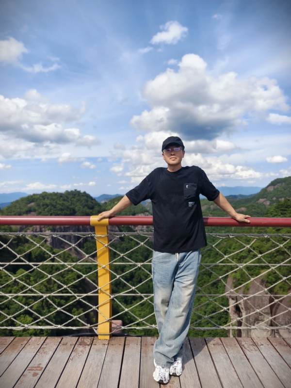 我心飞翔cjb的第一张照片--百色相亲服务中心