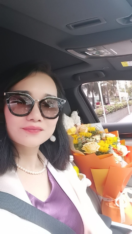 Apple的第一张照片--百色相亲服务中心