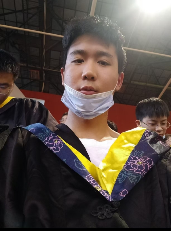 落落大方的第一张照片--百色相亲服务中心