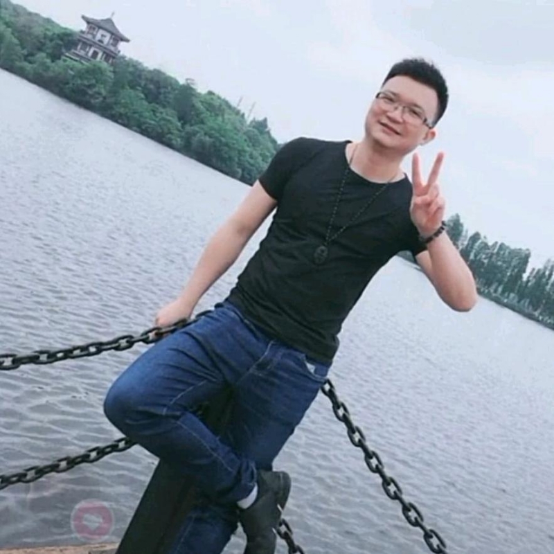 lg营的第一张照片--百色相亲服务中心