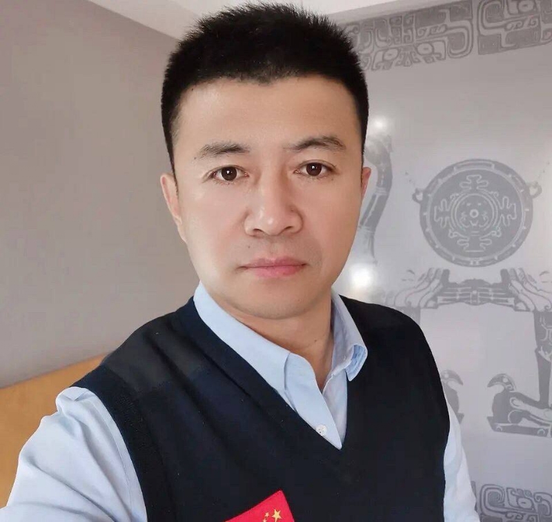 生在红旗下的第一张照片--百色相亲服务中心