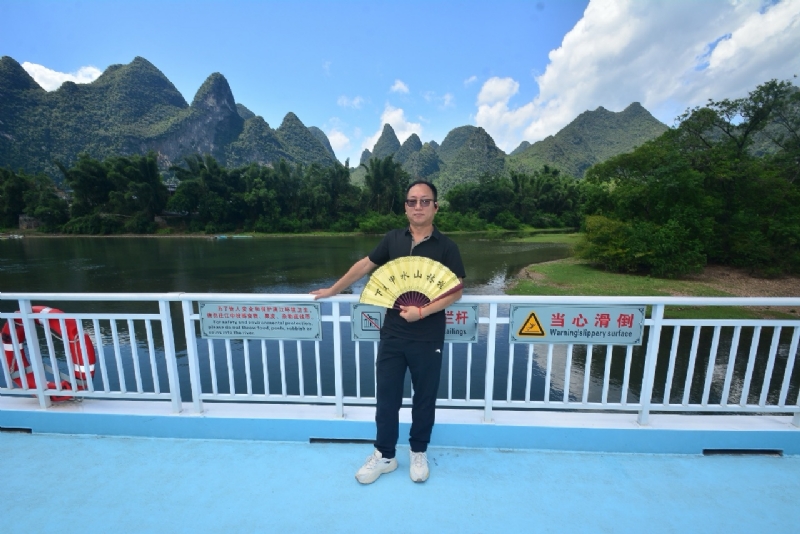 沙漠海的第四张照片--百色相亲服务中心