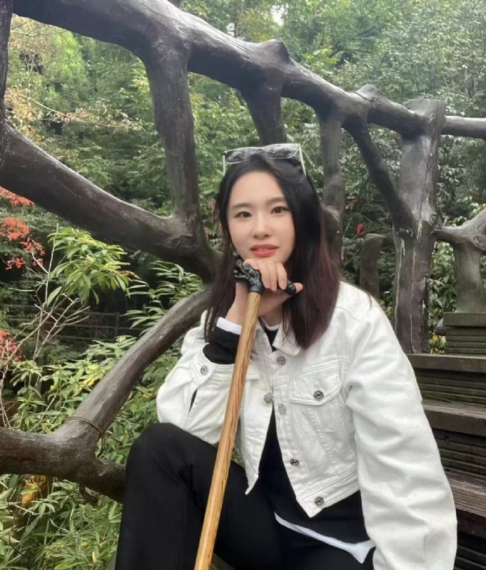 琪琪的第一张照片--百色相亲服务中心