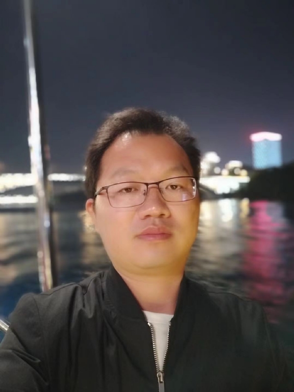 祝你平安的第一张照片--百色相亲服务中心