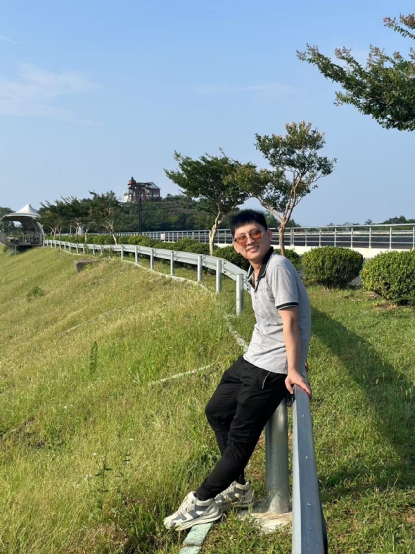 悠人的第一张照片--百色相亲服务中心