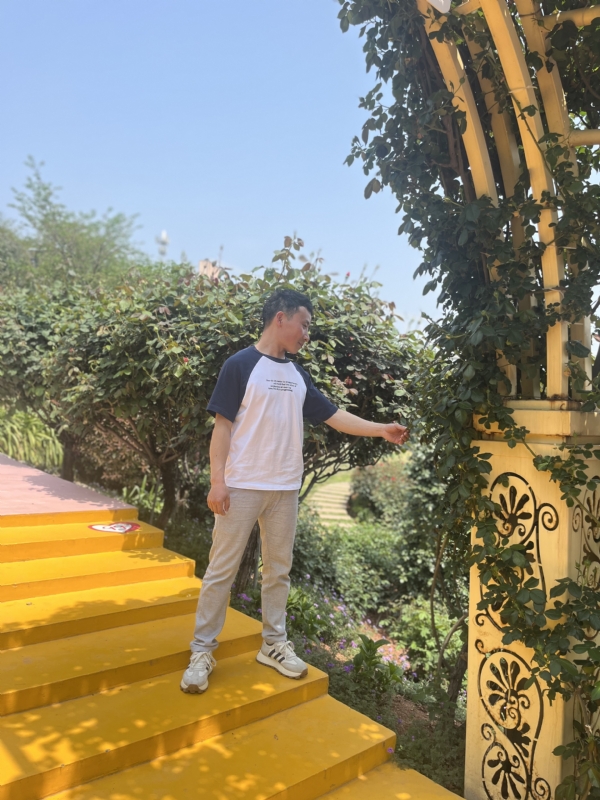 罗湘的第一张照片--百色相亲服务中心