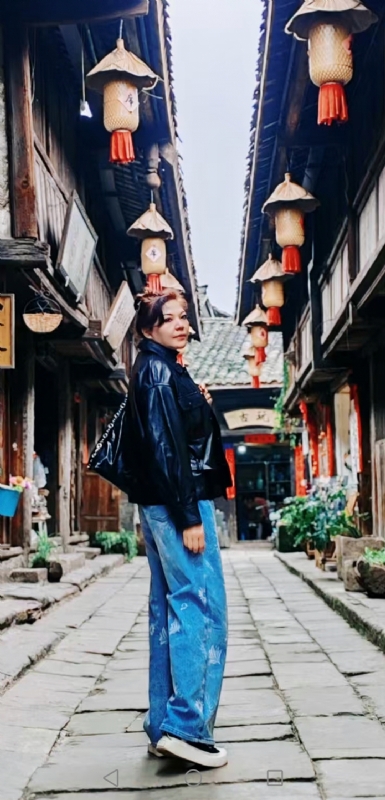 宛霞的第五张照片--百色相亲服务中心