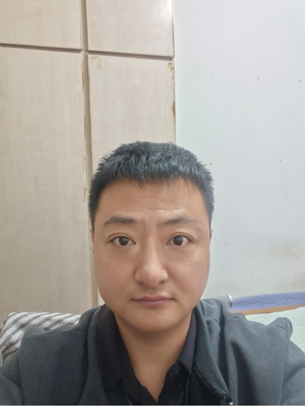 追爱大叔的第一张照片--百色相亲服务中心