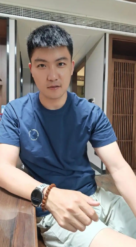 大鹏展翅的第一张照片--百色相亲服务中心