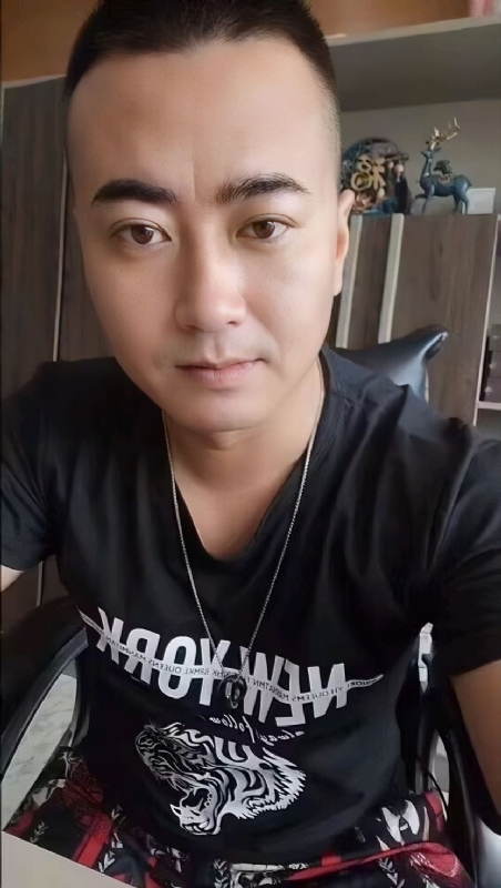 Luck耀的第一张照片--百色相亲服务中心