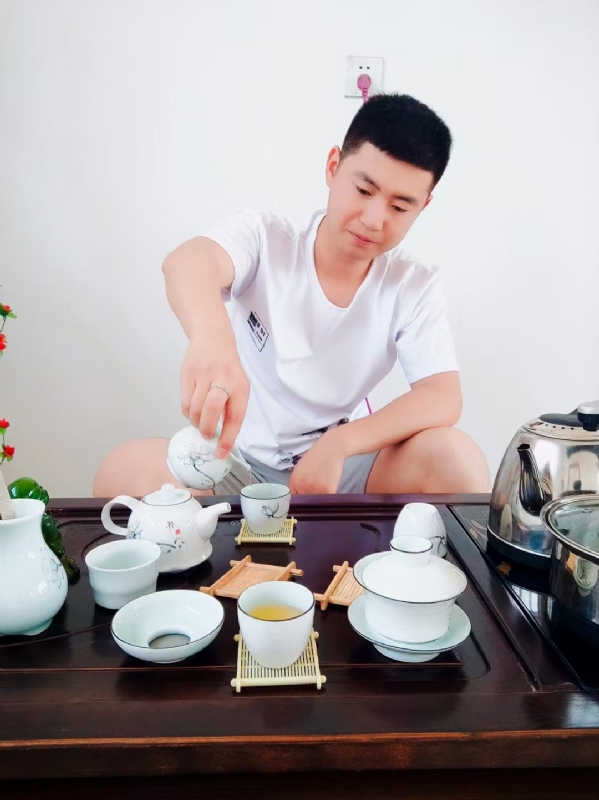 日月的第三张照片--百色相亲服务中心