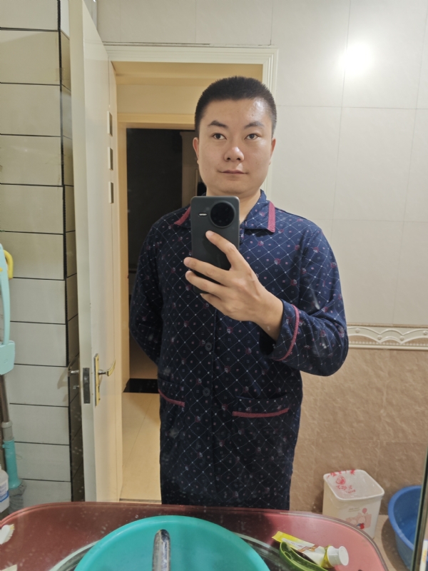 迷迷糊糊的第一张照片--百色相亲服务中心