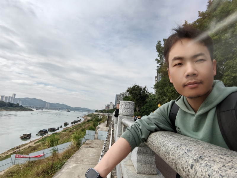 向往爱情的第三张照片--百色相亲服务中心