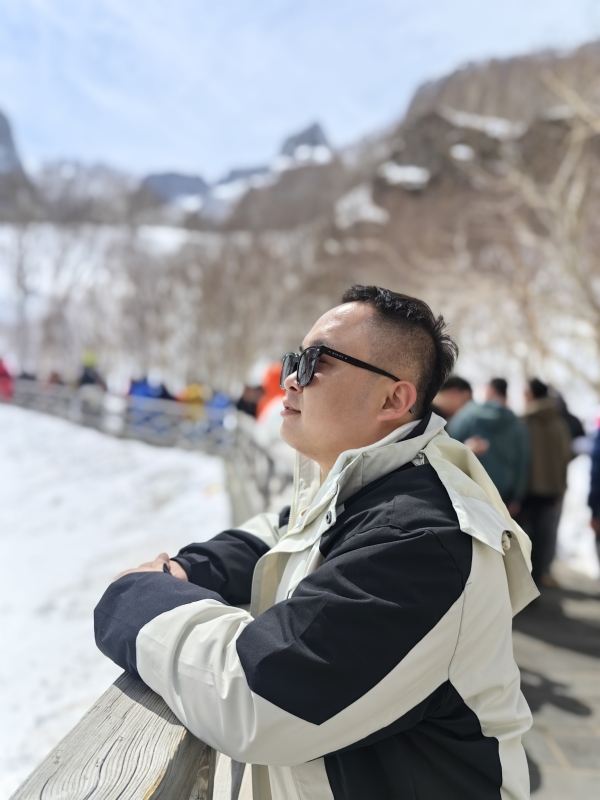 小龙的第一张照片--百色相亲服务中心