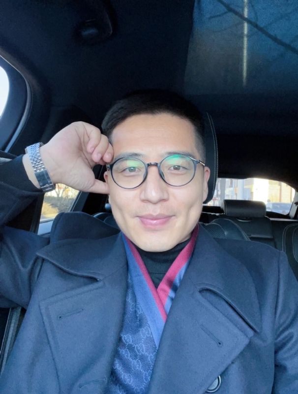 只为与你相遇的第二张照片--百色相亲服务中心