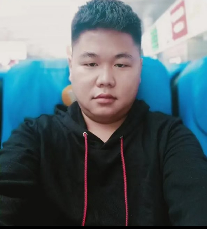 黄斌的第一张照片--百色相亲服务中心