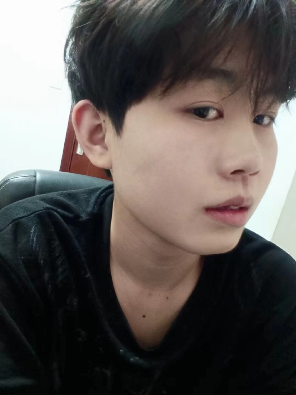 小鱼的第一张照片--百色相亲服务中心